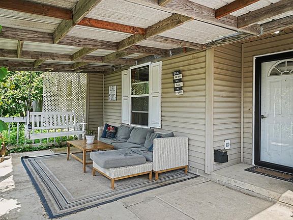 3rd image of 415 Limerick Dr