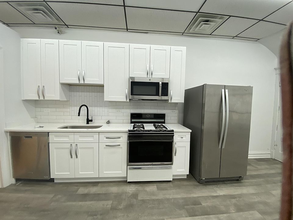 1st image of 2857 N Ridgeway Ave