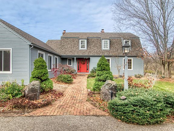 3rd image of 7673 Silverthorn Dr SE