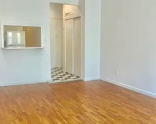 4th image of 325 E 78th St APT 4A