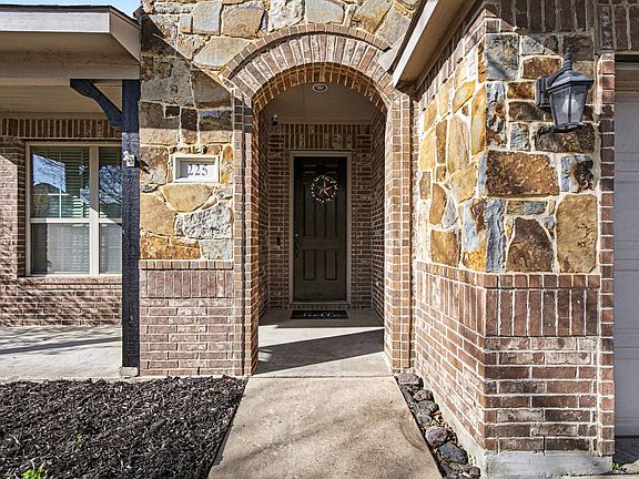 4th image of 225 Hawks Ridge Trl