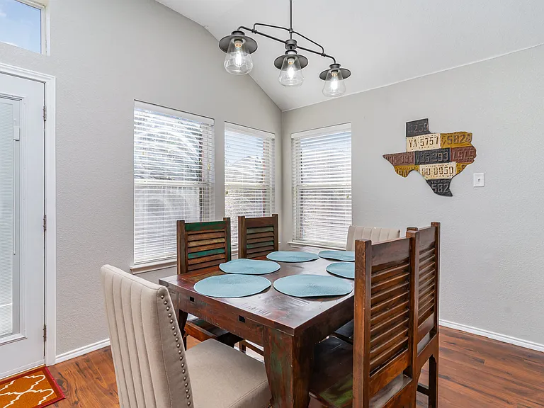 13608 Stauss Ln — Photo 4