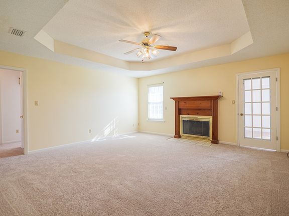 3rd image of 3904 Brookfield Dr