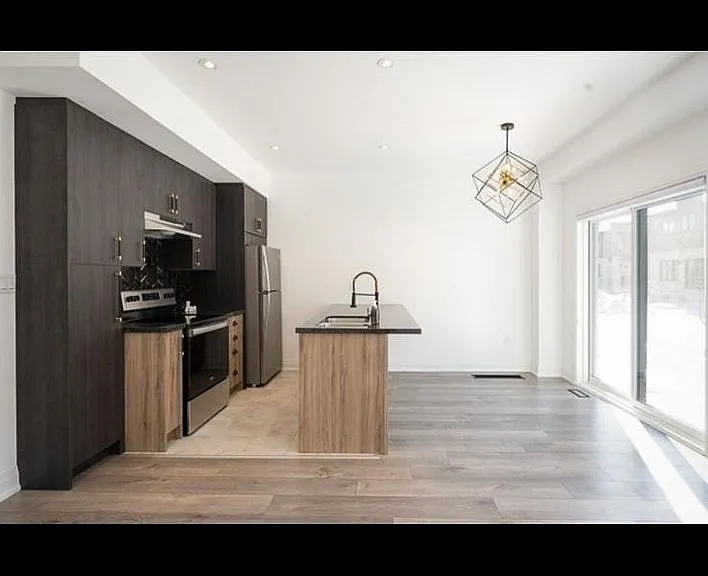 109 Gateland Dr — Photo 5