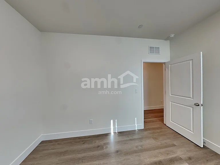 826 English Primrose St — Photo 13