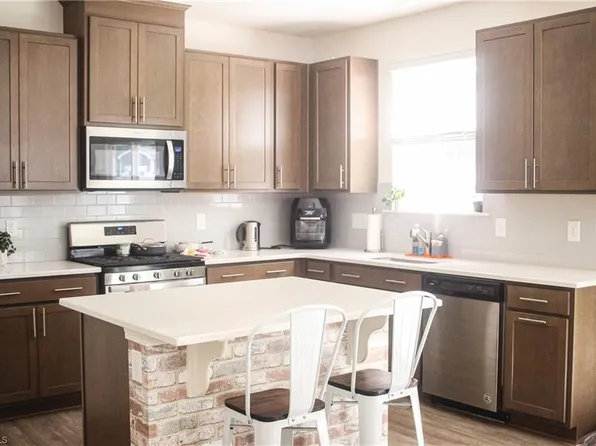 508 Kayak Ct, Mebane, NC 27302