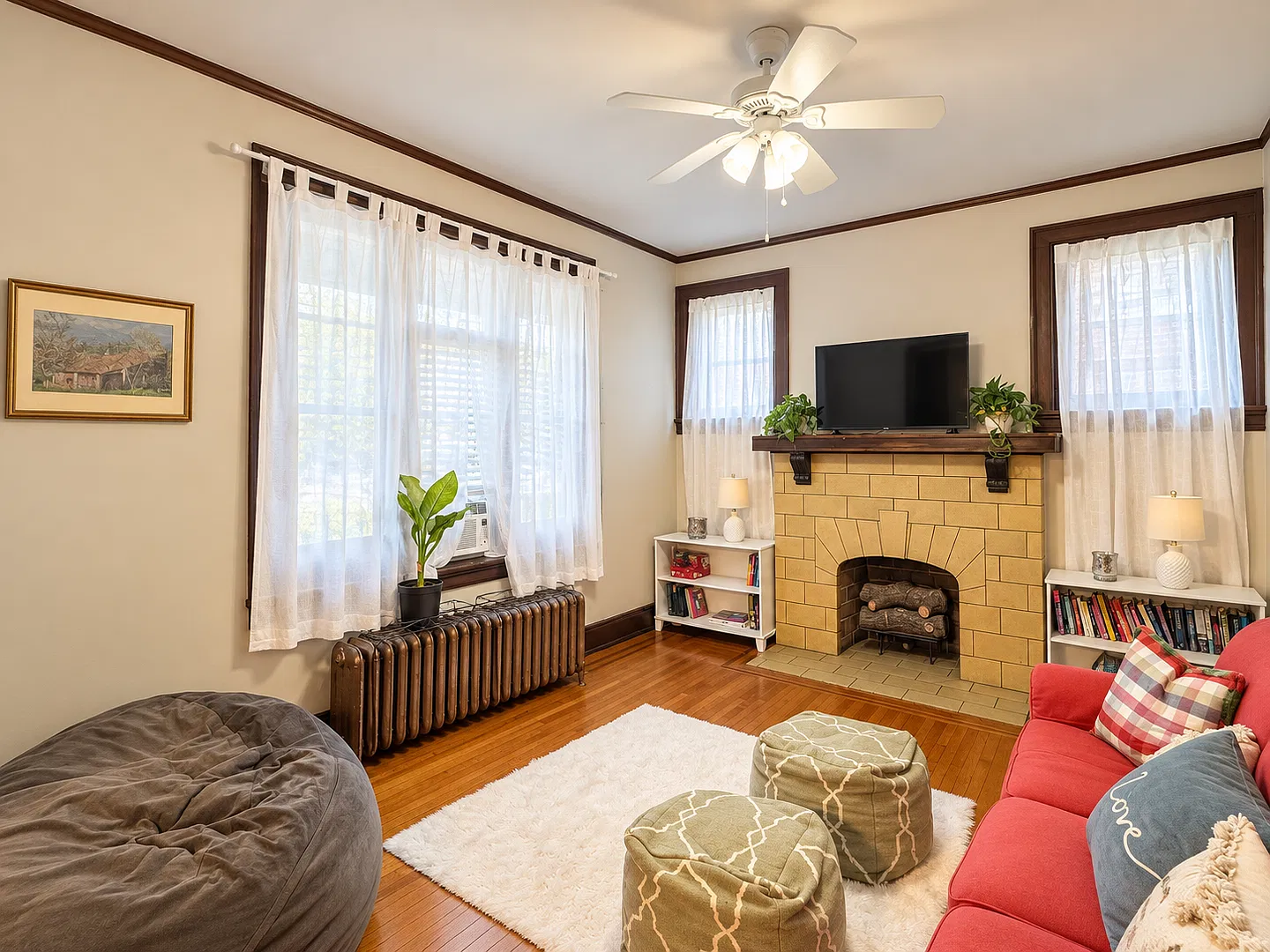 3 Bed/1 Bath on McMillan Directly Across From UC Main Campus Only $795/pp ($2385/mo) — Photo 3