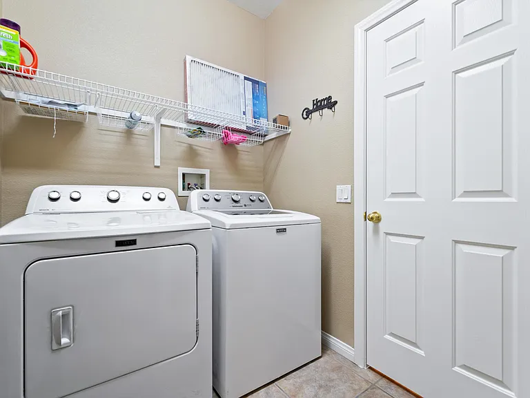 10492 Mission Park Ave — Photo 43