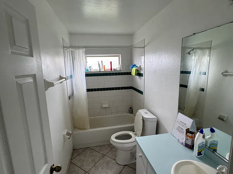 2118 SE 13th Ter — Photo 4