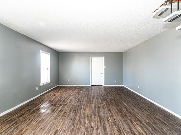 2nd image of 2101 49th St Unit A