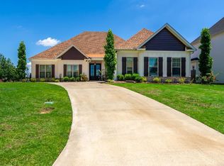 1690 Poteete Dr, Conway, AR 72034