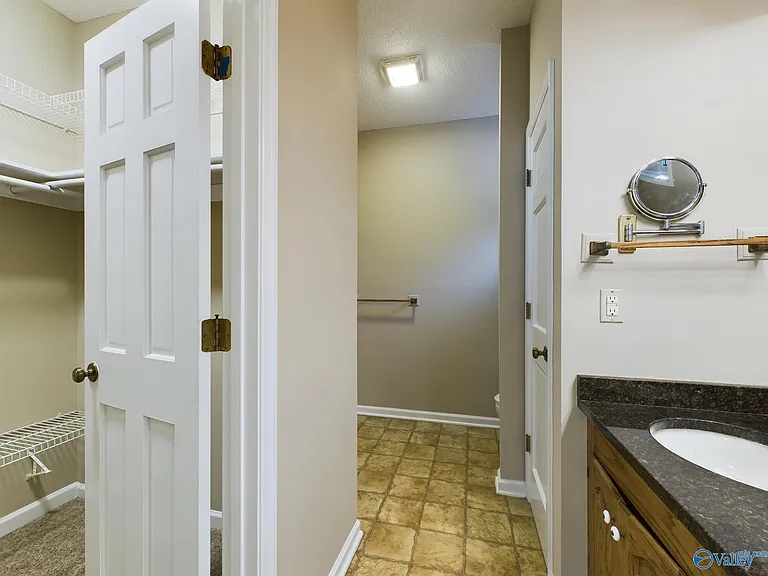 1016 Seina Vista Dr — Photo 16