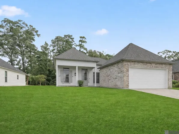 10365 Fountain Ln, Denham Springs, LA 70726