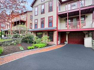 49 Indian Harbor Dr APT 5, Greenwich, CT 06830