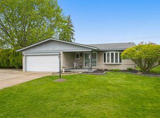 11407 Joslyn Dr, Sterling Heights, MI 48312