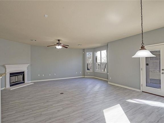 4th image of 4105 Green Vista Pl