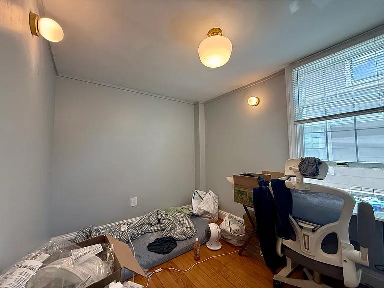405 Benefit St #2R — Photo 9