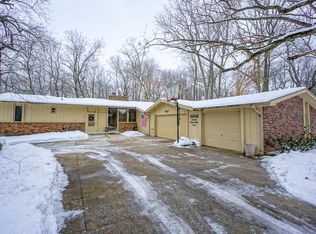 W266N7060 White Oak Dr, Lisbon, WI 53089