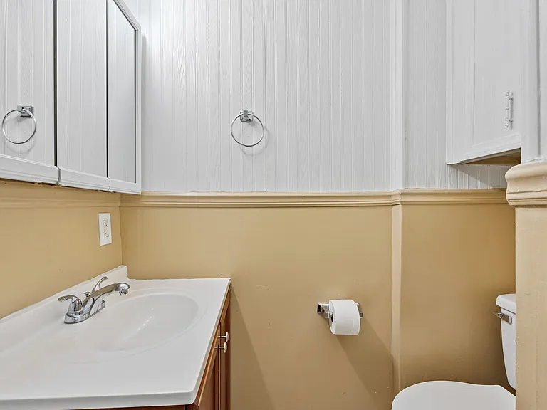 410 Lorenz Ave — Photo 12