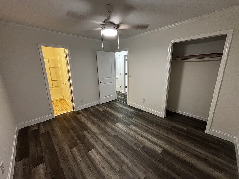 1104 W Oakwood Ave — Photo 11