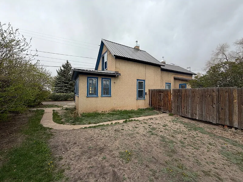 2 bed, 1.0 bath, 1036 sqft, $1,499 — Photo 2