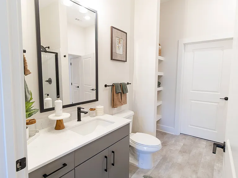 District at Riverside Apartments — Photo 103