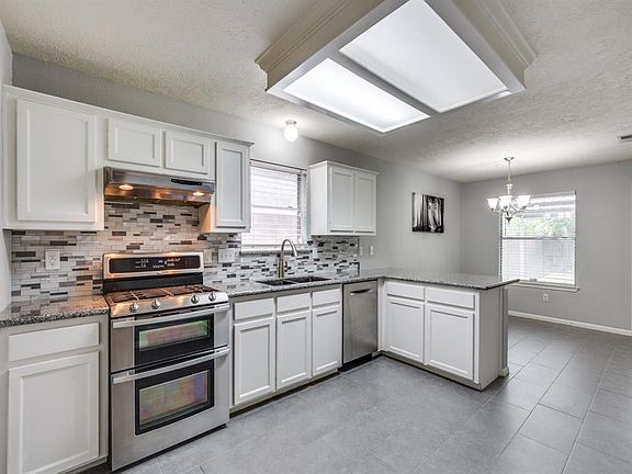 3rd image of 16123 Cypress Point Dr