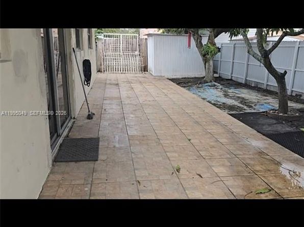 3440 SW 2nd St Unit 3440