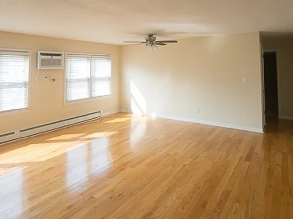 New Wave Real Estate, LLC, 432 Clinton Ave APT B1, Oak Park, IL 60302