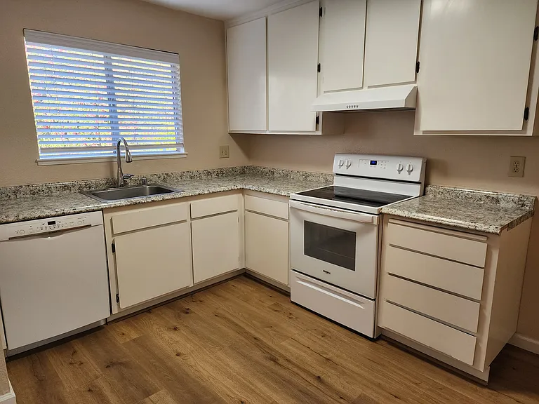 725 Pope Dr #C — Photo 8