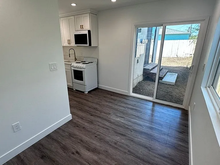 611 Silver Strand Blvd — Photo 10