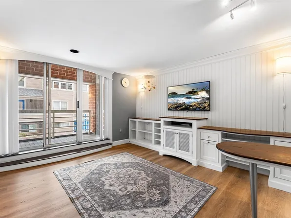 20 Chestnut St #11, Cambridge, MA 02139