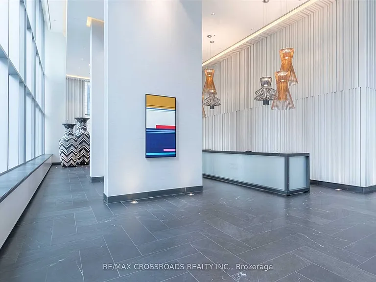 42 Charles St E #806 — Photo 3