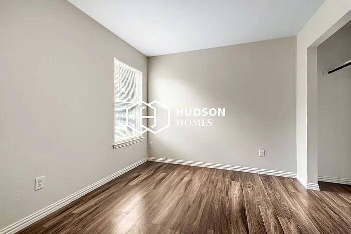 306 Harvey St — Photo 10