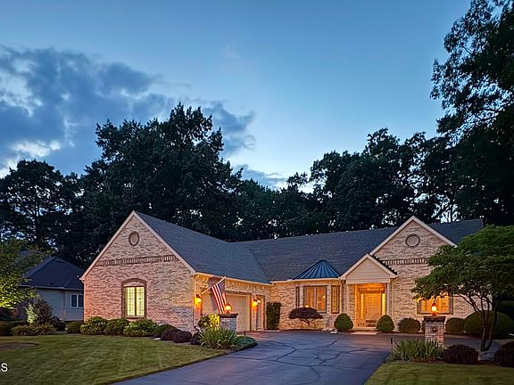2nd image of 7910 Colony Woods Dr