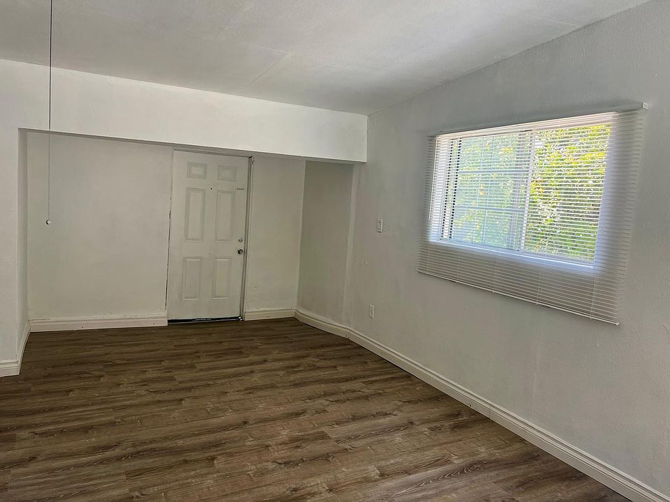 2nd image of 6524 Jumilla Ave