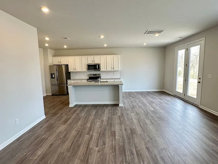 2123 Lavender Meadows Ct — Photo 7