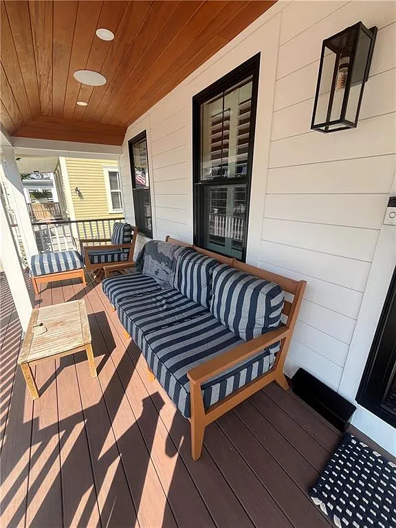 3 bed, 1.5 bath, 1243 sqft, $3,500 — Photo 3