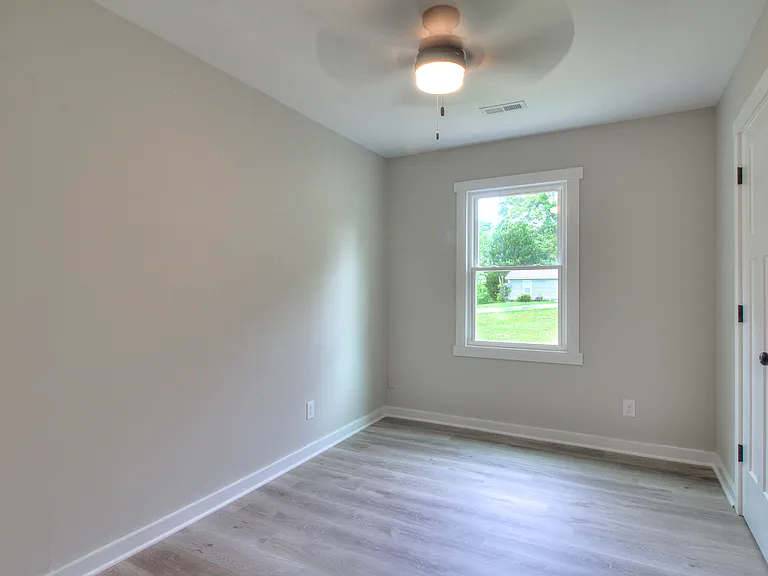 1016 Sharon Dr — Photo 12