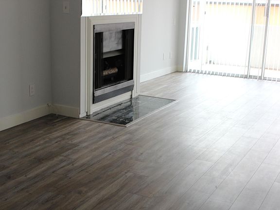 2nd image of 1122 6th St #206