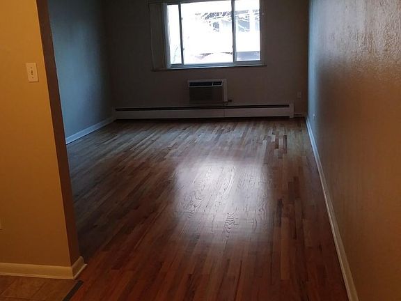 2nd image of 833 E Ellsworth Ave APT 305