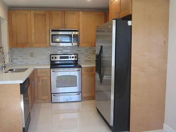 3rd image of 434 NE 210th Circle Ter