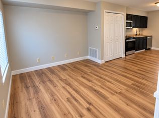 507 W College St #A, Carbondale, IL 62901