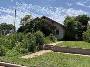 329 S Oklahoma Ave, Mangum, OK 73554