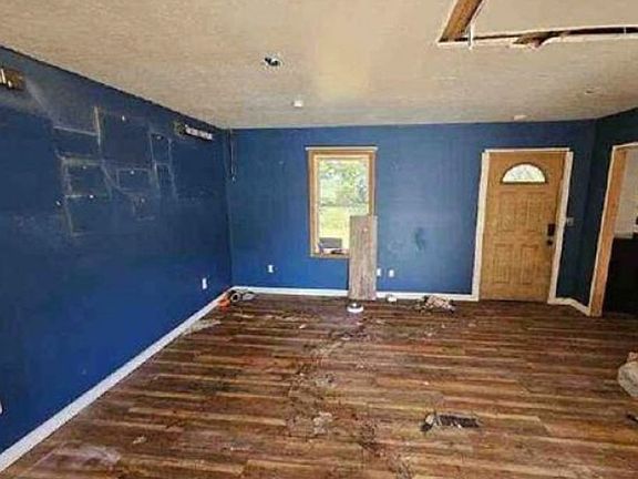Additional Living Room