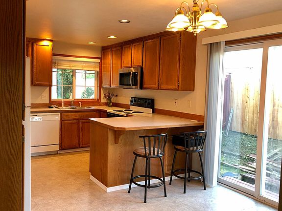 3rd image of 14720 40th Ave W #1
