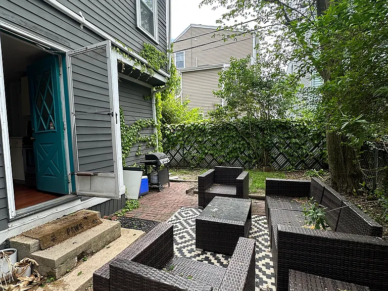261 Emerson St #1 — Photo 11