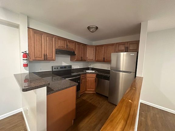 3rd image of 580 Patten Ave Unit 42