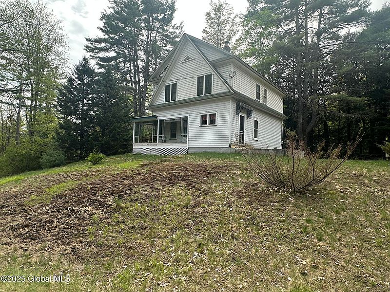 4th image of 18 Shields Road