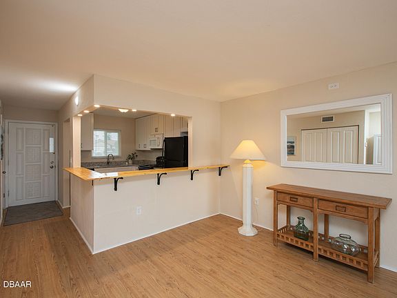 4th image of 3606 S Peninsula Dr Unit 202